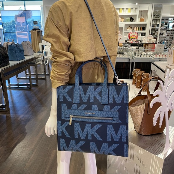 Michael Kors Handbags - Michael Kors Kenly Large NS Tote